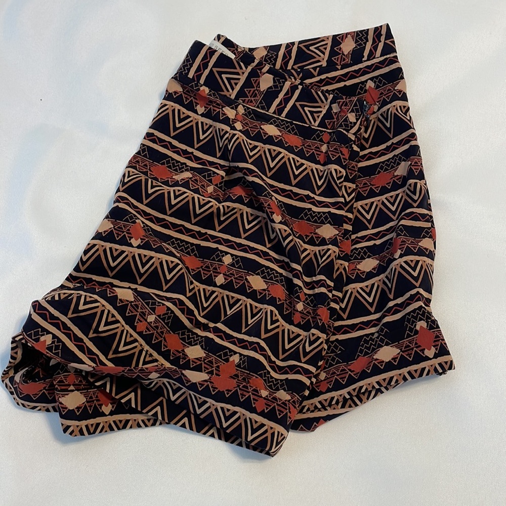 2/$15 - Mustard Seed Black & Tan Aztec Print Shorts, S, EUC